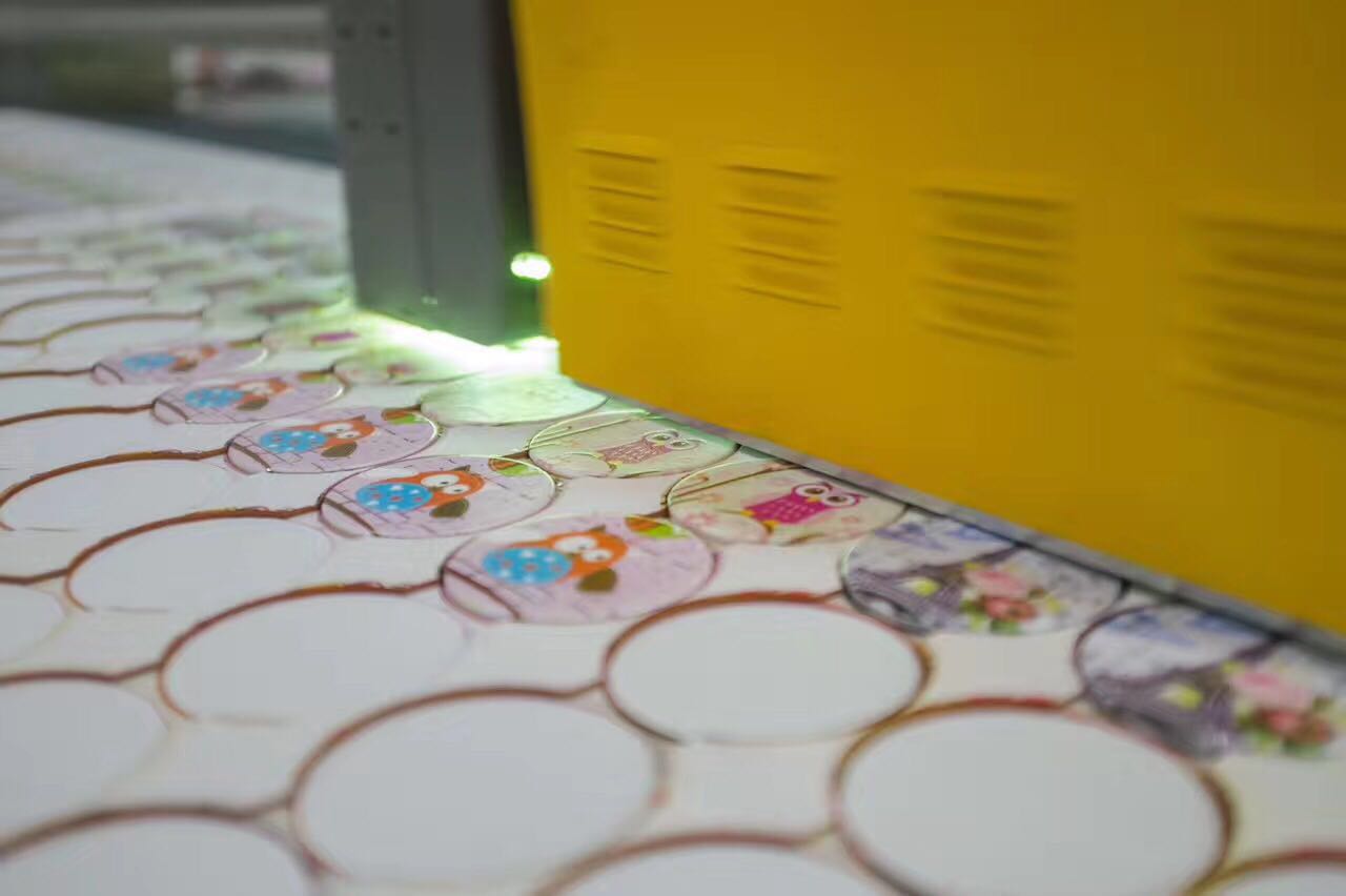 UV打印機(jī)|UV平板打印機(jī)|萬(wàn)能打印機(jī)|平板打印機(jī)|UV機(jī)|龍潤(rùn)|8d|彩印機(jī)|平板打印機(jī)價(jià)格|萬(wàn)能打印機(jī)價(jià)格|萬(wàn)能彩印機(jī)|UV平板機(jī)|uv打印機(jī)價(jià)格|uv打印機(jī)多少錢(qián)|uv打印機(jī)多少錢(qián)一臺(tái)